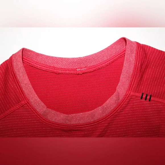 Lululemon Metal Vent Tech Performance Short Sleeve Activewear Shirt Size Medium - Picture 8 of 9